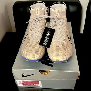 Superbly 7 Elite FG Size 11 Soccer